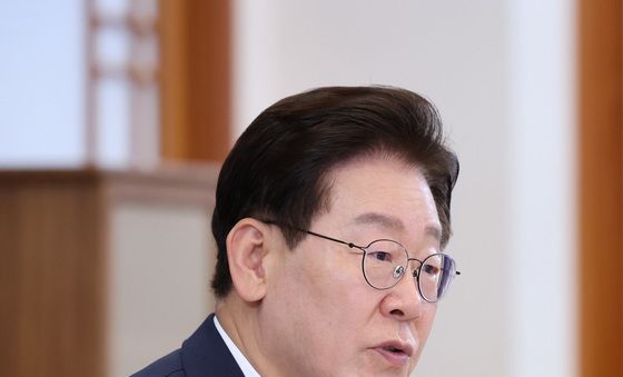 이재명 대통령, '미래 신안보 혁신기업 육성 전략회의' 주재
