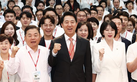 오세훈 시장, 국민의힘 서울시당 지방선거 당선자들과 함꼐