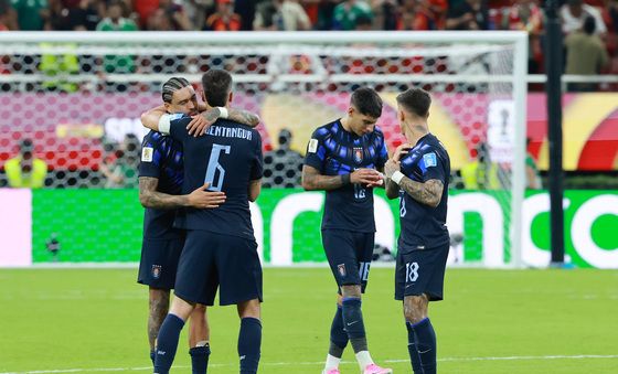 우루과이, 스페인에 0-1 패배…韓 32강 가능성 48.49%