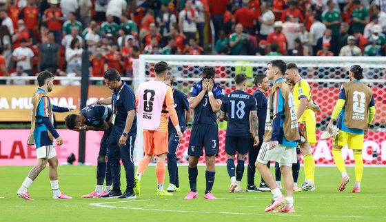 우루과이, 스페인에 0-1 패배…'韓 32강 가능성 살려'