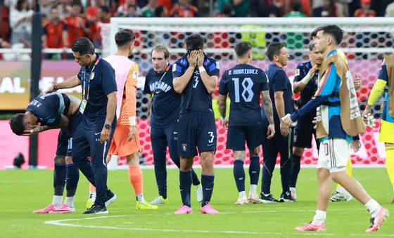 우루과이, 스페인에 0-1 패배…'韓 32강 불씨 살렸다'