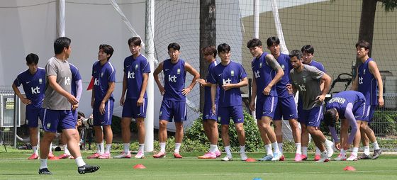 결과 기다리는 대한민국 축구대표팀