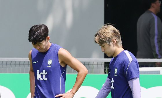 32강 결과 기다리는 손흥민·이강인