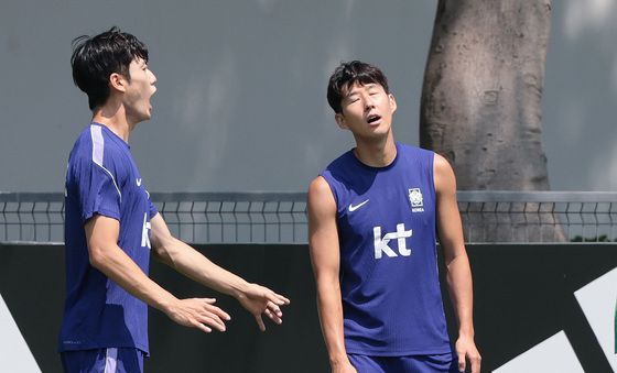 훈련 중 아쉬운 표정의 손흥민
