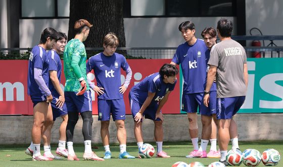 훈련하며 운명의 시간 기다리는 대표팀