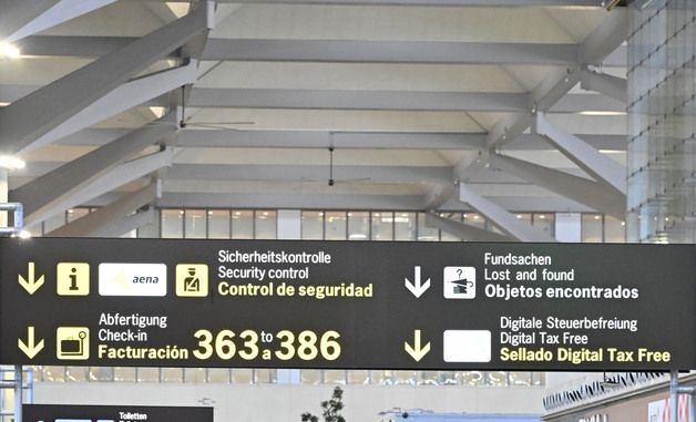 스페인 말라가 코스타델솔 공항 '북적북적'