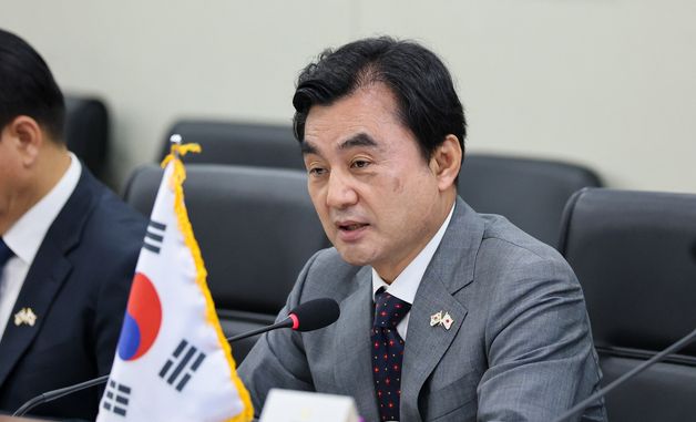 발언하는 안규백 장관
