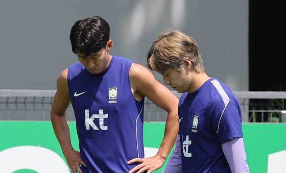 손흥민·이강인 '무거운 표정'