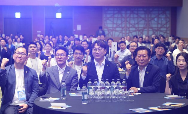 파이팅하는 김민석·정청래
