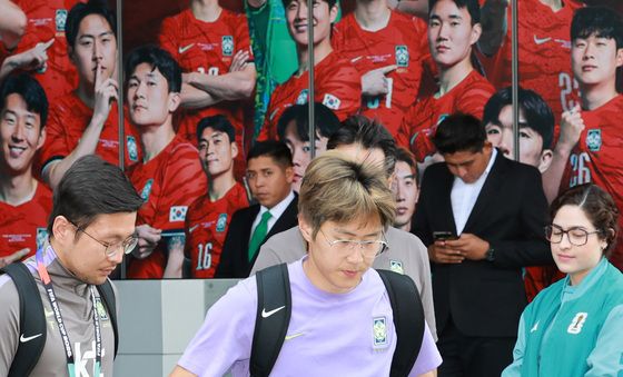 귀국길 오르는 이강인