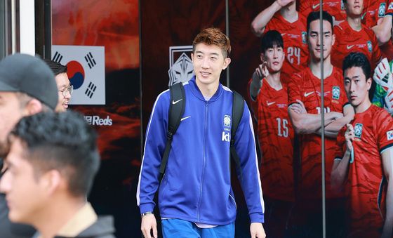 대표팀 숙소 나서는 조현우