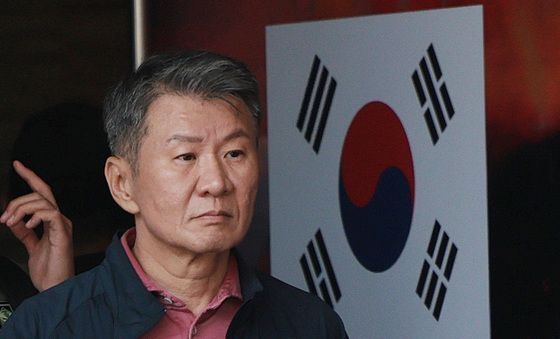 굳은 표정의 정몽규 회장