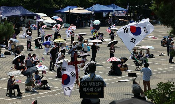 폭염에 비교적 한산해진 잠실 봉쇄시위