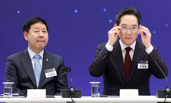 메가프로젝트 국민보고회 참석한 구윤철 부총리·이재용 회장