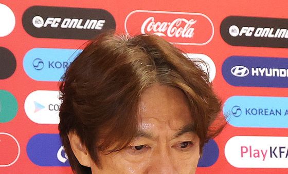 '최악의 월드컵 책임' 홍명보 감독 자진 사퇴