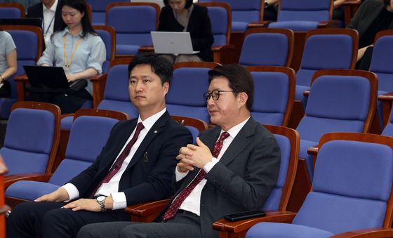 의총 자리한 우재준·신동욱