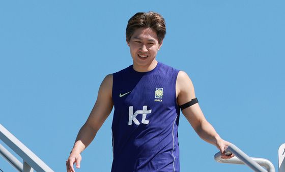 훈련 나서는 이강인