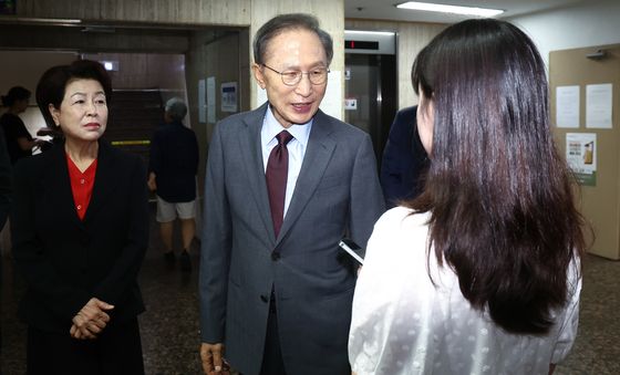 전국동시지방선거 투표 마친 이명박 전 대통령
