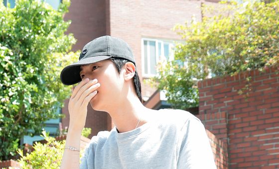 투표소 나서는 방탄소년단 진
