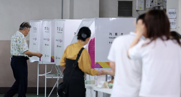 지하주차장에 마련된 투표소