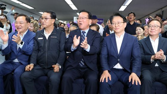김부겸 "초박빙"