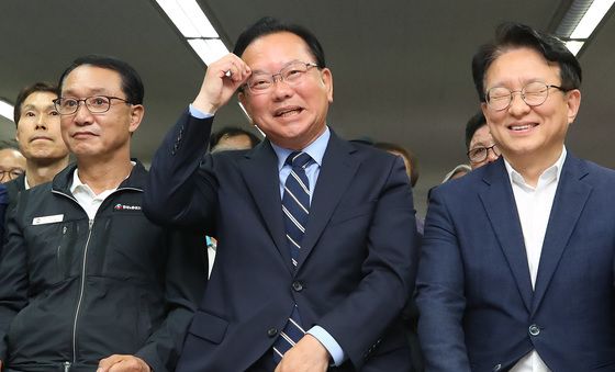 김부겸 '진땀 승부'