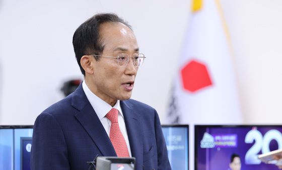 답변하는 추경호 후보