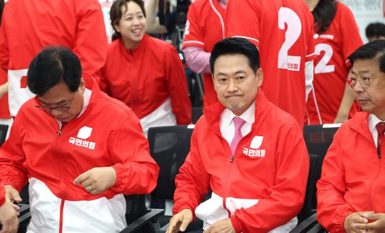 개표상황실 찾은 장동혁 대표