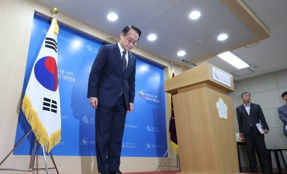 중앙선관위, '투표지 부족 사태' 대국민 사과