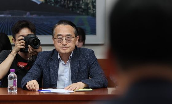 장동혁 대표 항의 받는 허철훈 사무총장