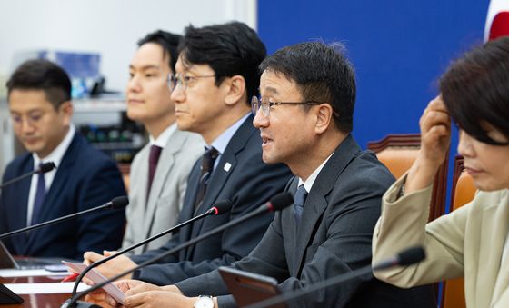 모두 발언하는 한병도 민주당 대표 직무대행