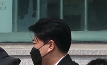 2년 1개월 만에 가석방 출소하는 '음주 뺑소니' 김호중