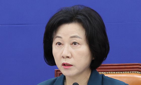 인사말하는 송옥주 부위원장