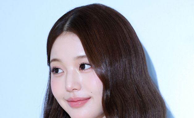 아이브 장원영, 장미처럼 아름다워