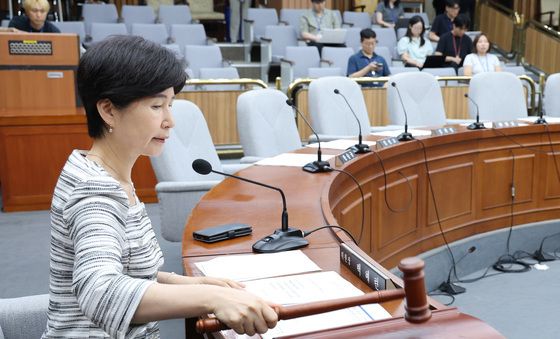 與 단독으로 한성숙 청문경과보고서 채택