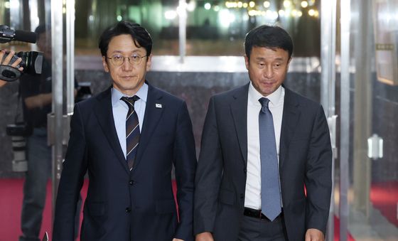 국회의장실로 향하는 한병도·천준호