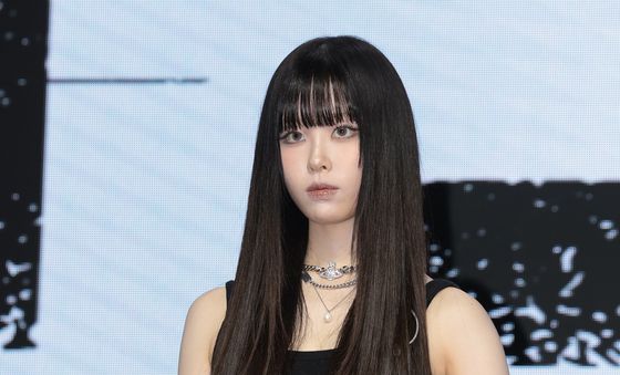 김유나, 시크한 17세