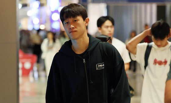 비행기 오르는 이재성