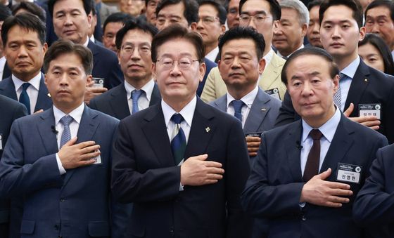 국민의례하는 이제명 대통령
