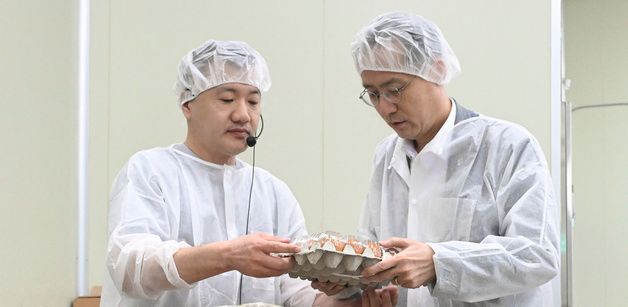 이형일 차관, 수입란 포장 유통업체 현장 방문