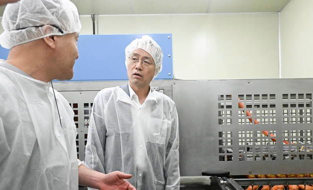 이형일 차관, 수입란 포장 유통업체 현장 방문