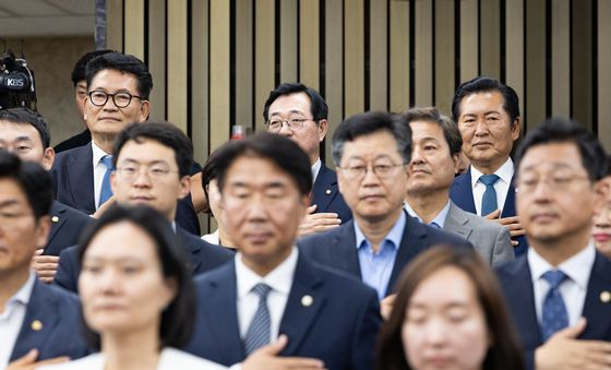 국민의례하는 정청래·송영길