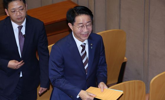 상임위원장 투표하는 조정식 의장
