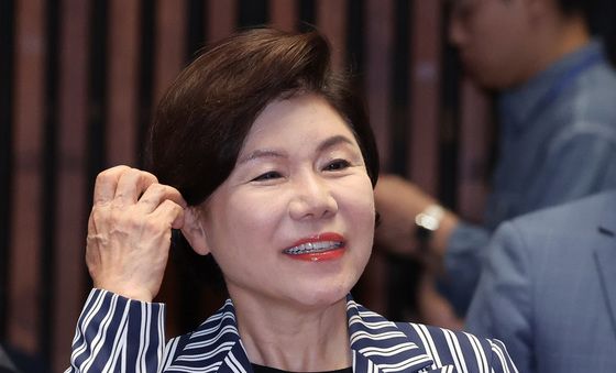 의원총회 참석하는 조은희