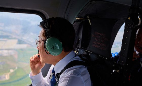 서남권 산업단지 후보지 시찰하는 이재명 대통령