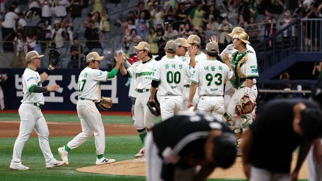 키움, 1위 LG 상대로 6대0 영봉승