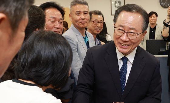 감사 인사하는 김석준 부산시교육감 후보