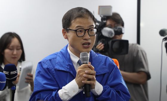 '울산시장 당선 확실' 연설하는 김상욱