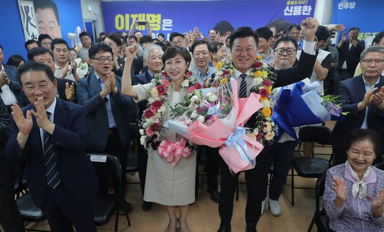 신용한 충북지사 후보 '당선 유력'