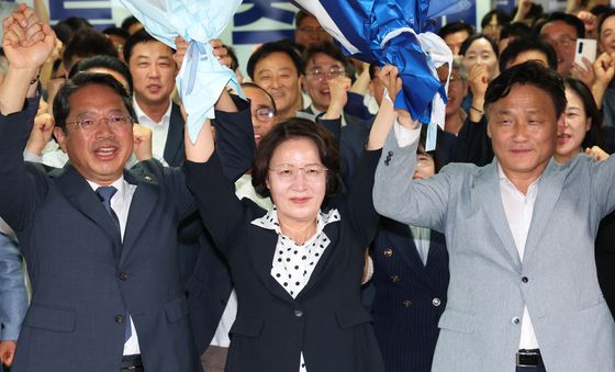 추미애 경기도지사 당선 확실…최초 여성 광역단체장